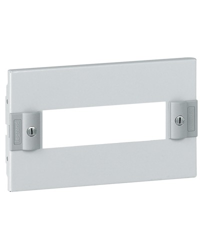 Панель лицевая Legrand 020304 в Благовещенске Аксессуары для стоек и шкафов Pintop.ru