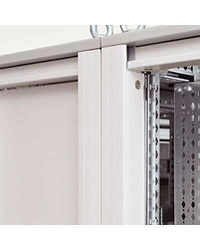 Облицовка Legrand 020561 в Благовещенске Аксессуары для стоек и шкафов Pintop.ru