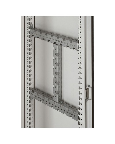 Траверс многофункциональный Legrand 048033 в Благовещенске Аксессуары для стоек и шкафов Pintop.ru